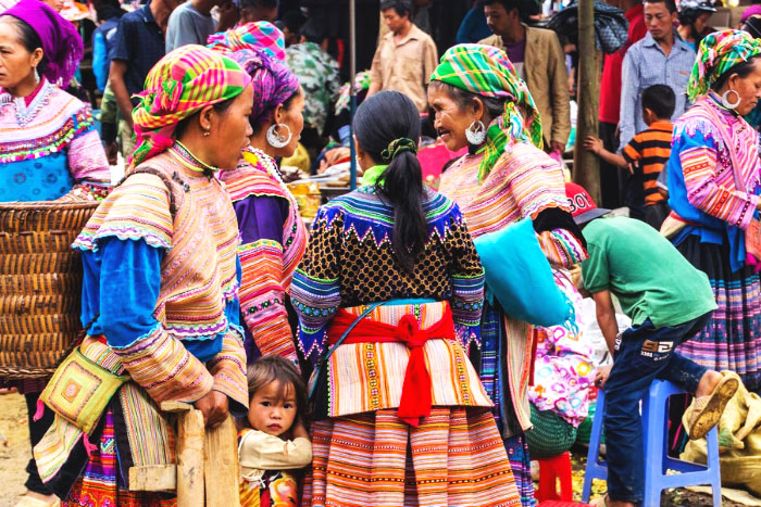 Woman of ethnic H'Mong, Phu La and Dao